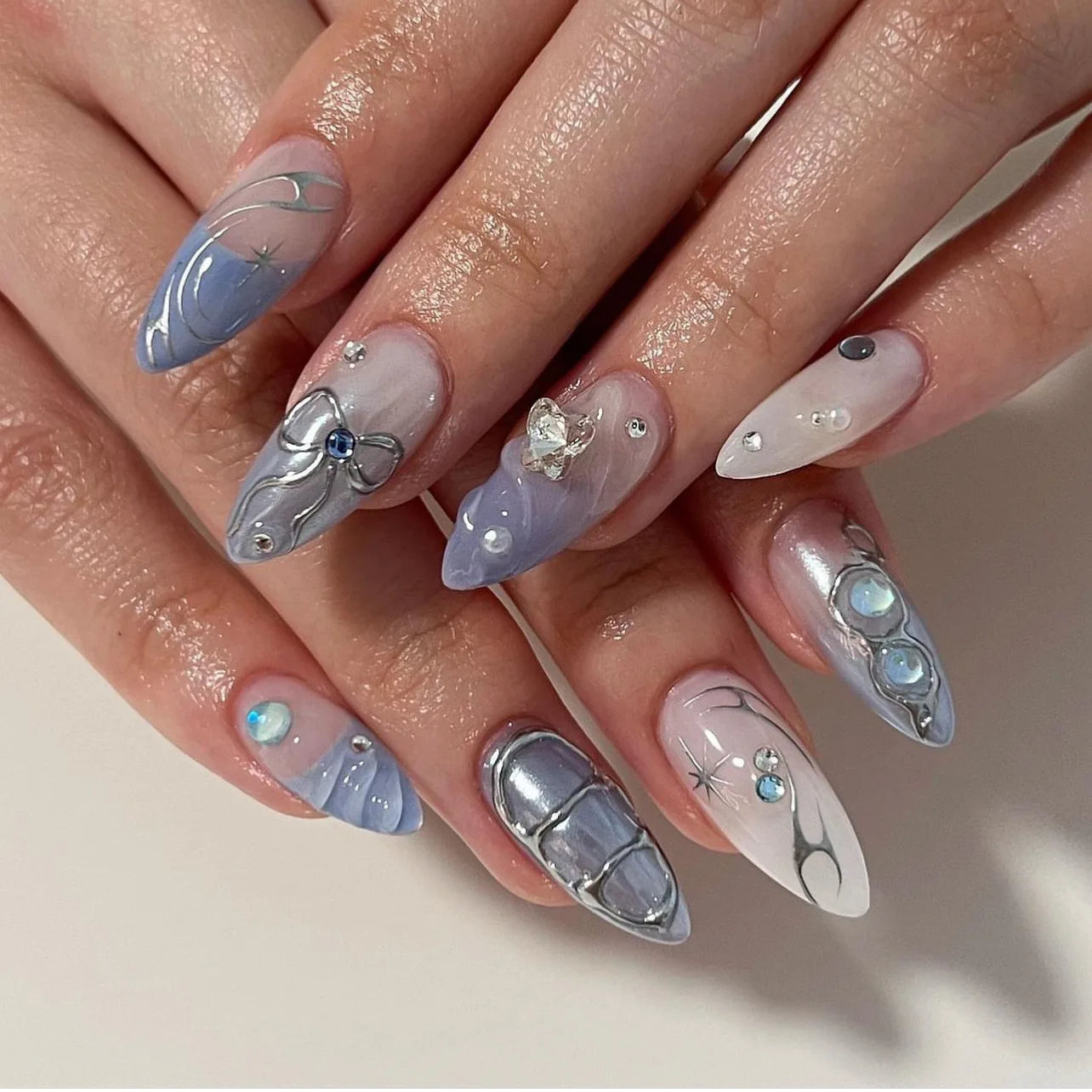 24pcs Wearable Bow Design Press on Nails Simple Pearl Starlight Short Almond False Nails Tips Finished Cat's Eye Fake Nail Sets