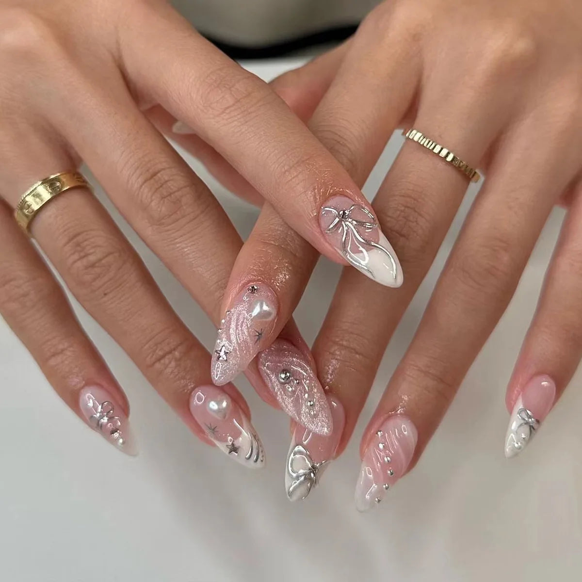 24pcs Wearable Bow Design Press on Nails Simple Pearl Starlight Short Almond False Nails Tips Finished Cat's Eye Fake Nail Sets