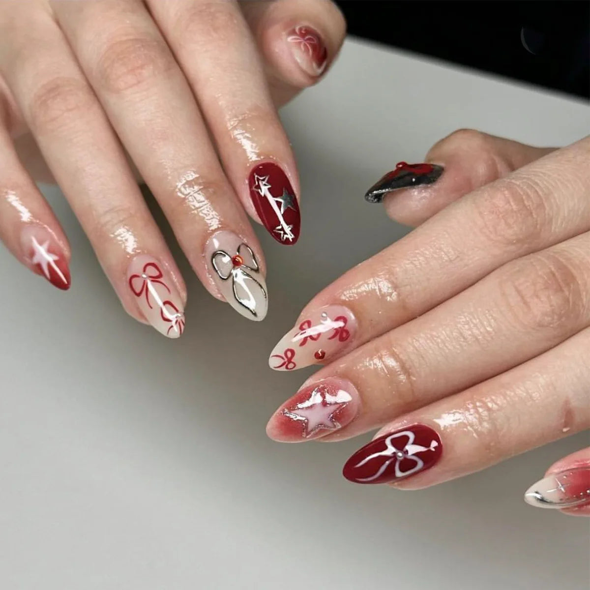 24pcs Wearable Bow Design Press on Nails Simple Pearl Starlight Short Almond False Nails Tips Finished Cat's Eye Fake Nail Sets