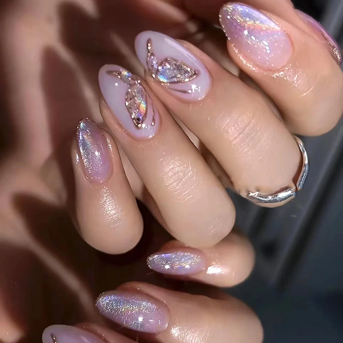 24pcs Wearable Bow Design Press on Nails Simple Pearl Starlight Short Almond False Nails Tips Finished Cat's Eye Fake Nail Sets