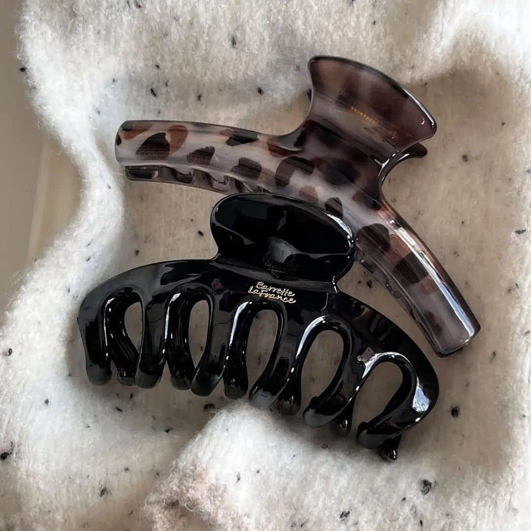Korean Shark Hair Clip – Large Acrylic Claw Clamp