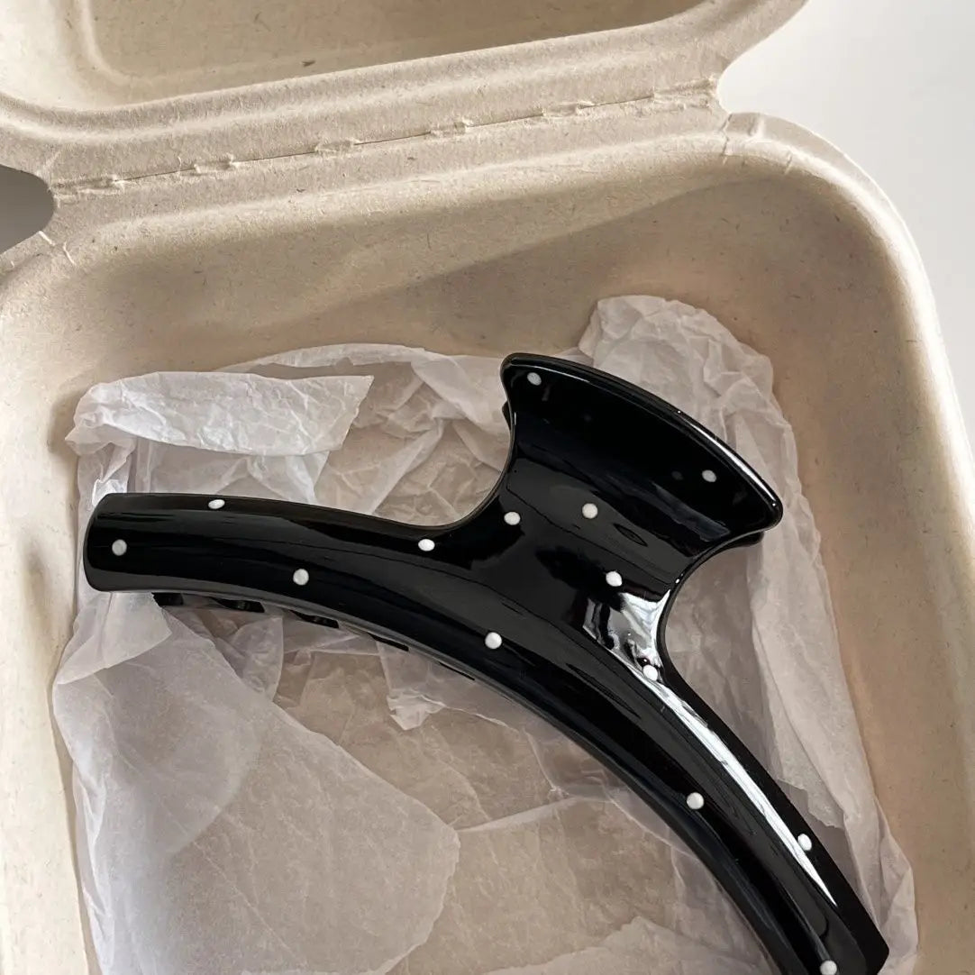 Korean Shark Hair Clip – Large Acrylic Claw Clamp
