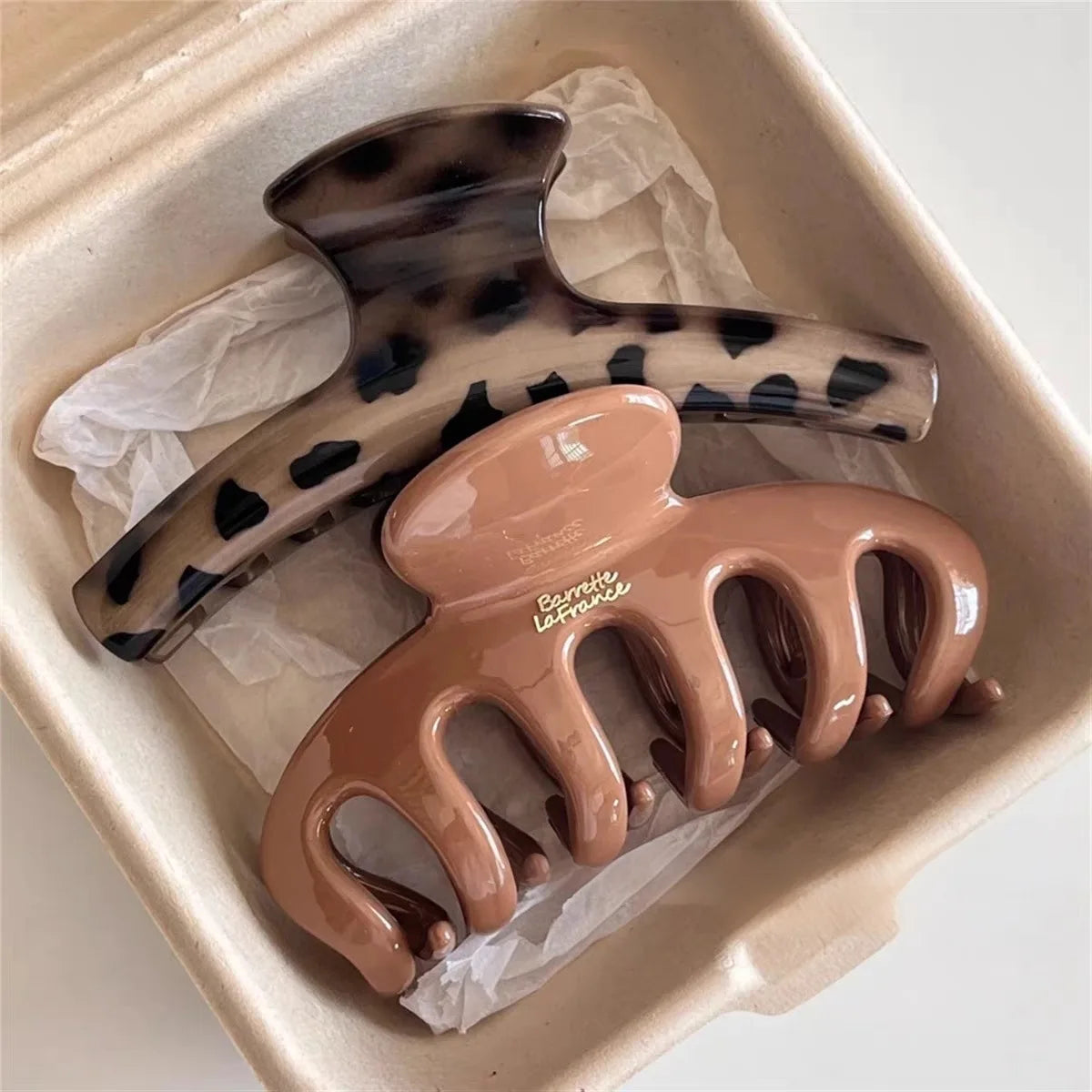 Korean Shark Hair Clip – Large Acrylic Claw Clamp